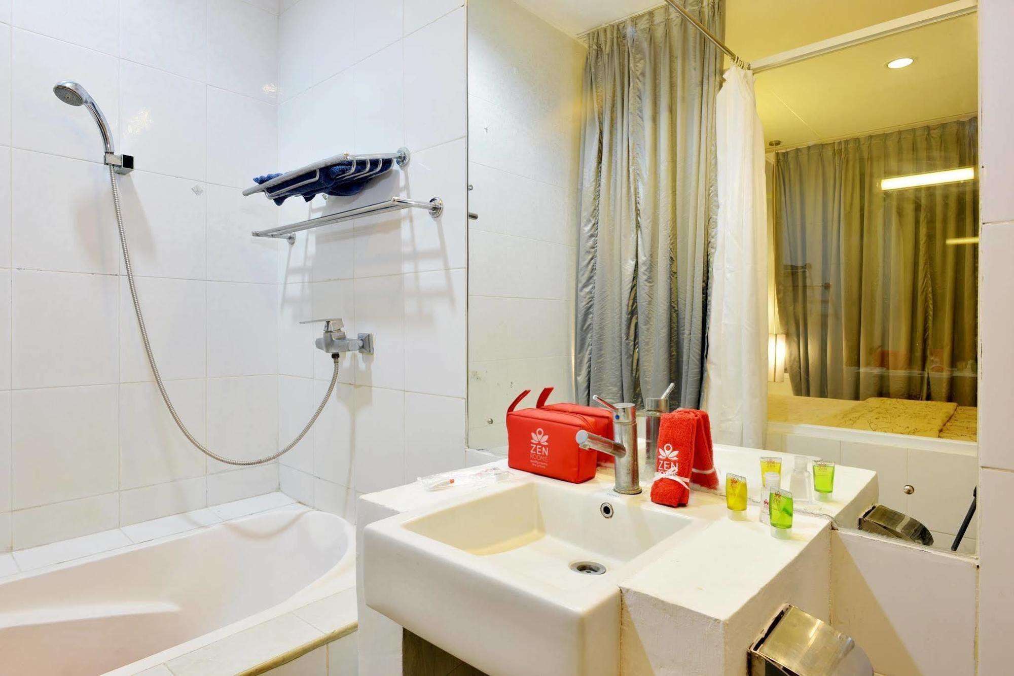 Zen Premium Kemang Timur จาการ์ตา ภายนอก รูปภาพ